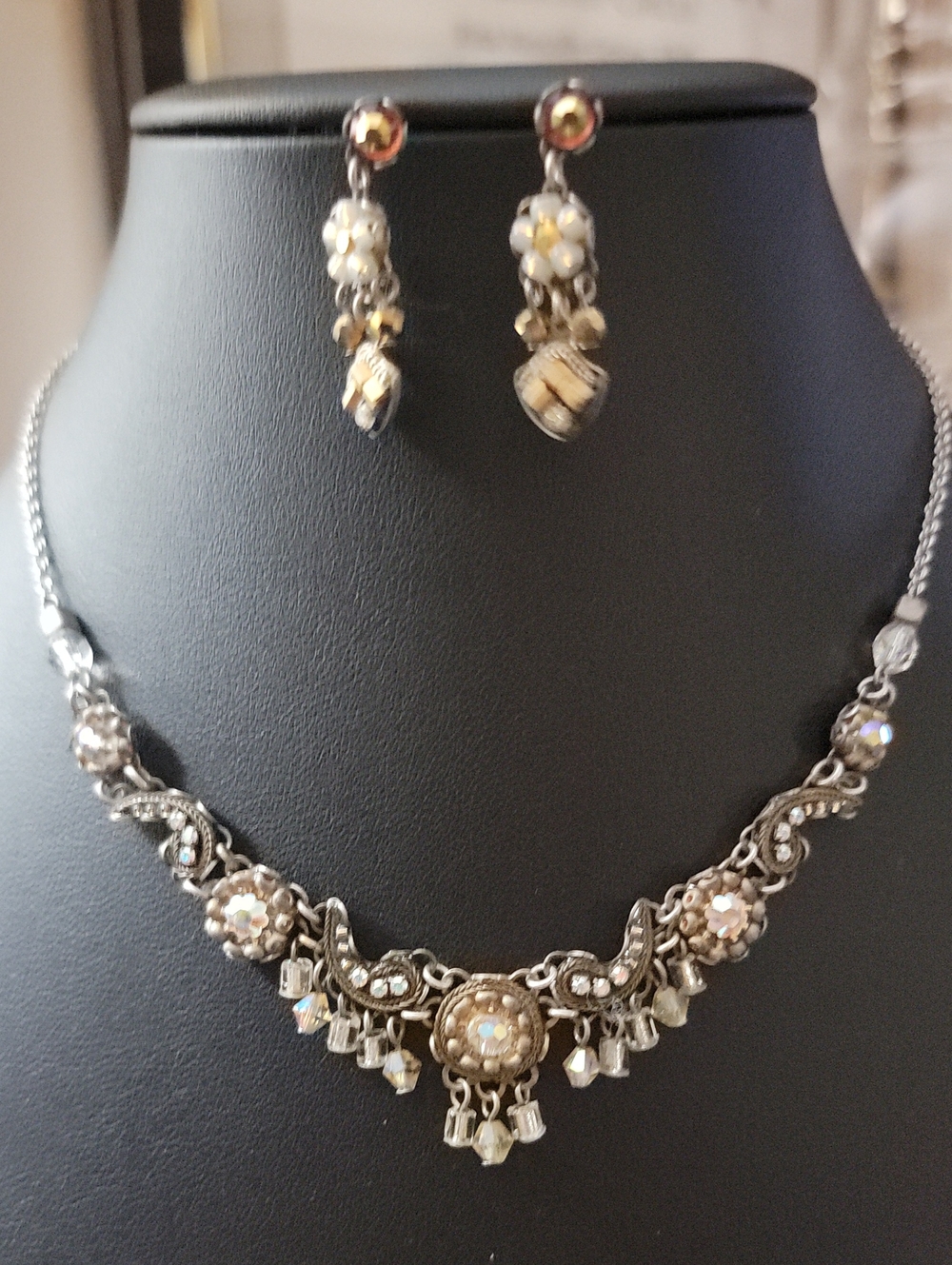 Ayala Bar Vintage-Style Silver and Cream Floral Choker/ Necklace & Earring Set
